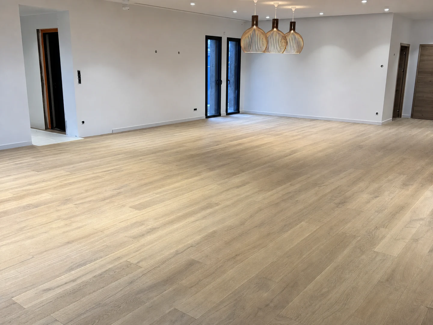 Intérieur terminé après travaux de plâtrerie et peinture